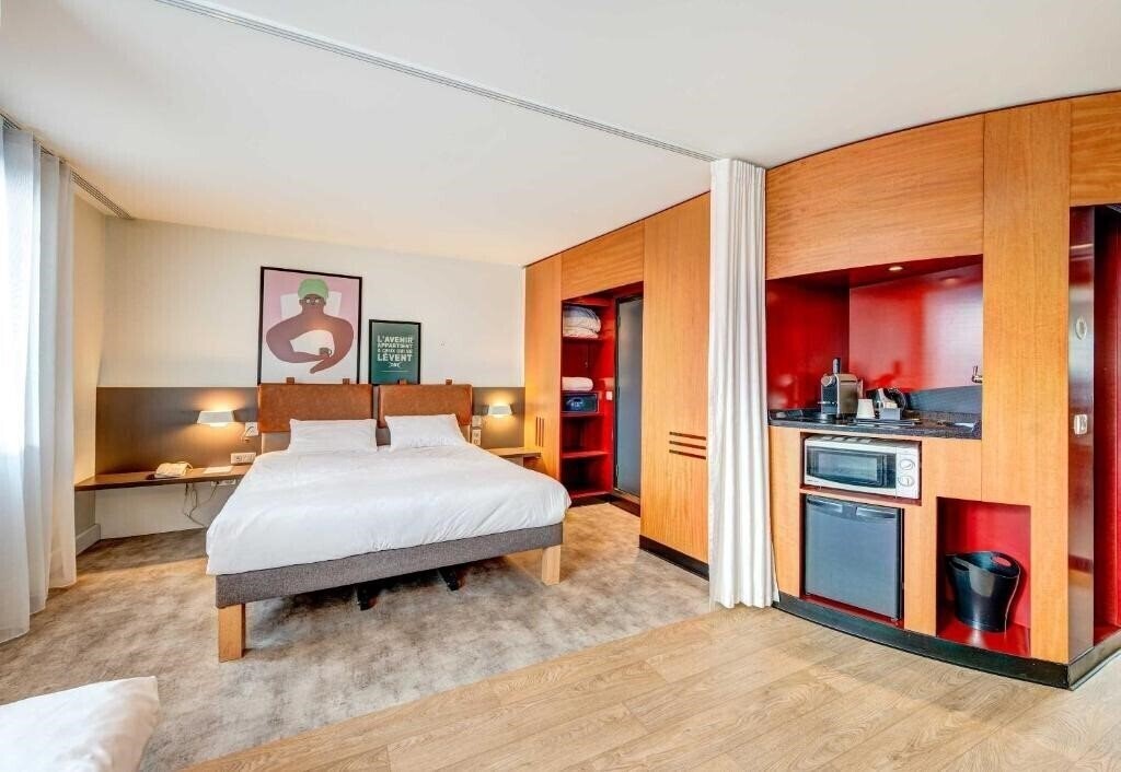 Отель B&B Hotel Paris Nord 18eme 4*