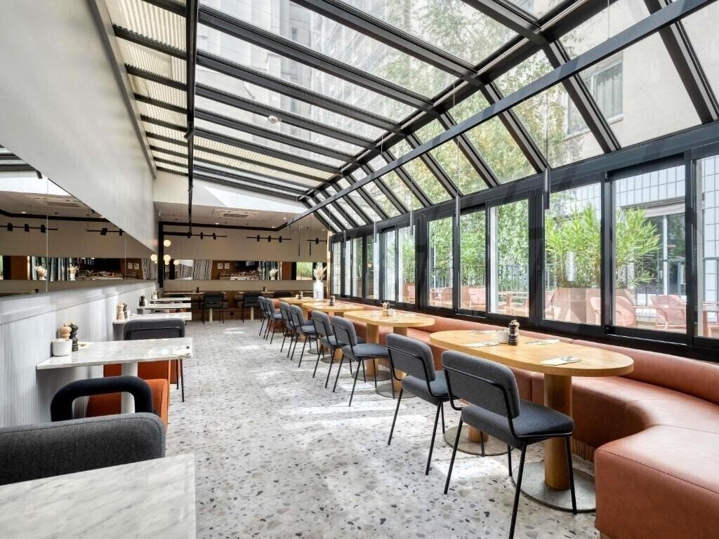 Отель Hotel Mercure Paris 15 Porte De Versailles 4*