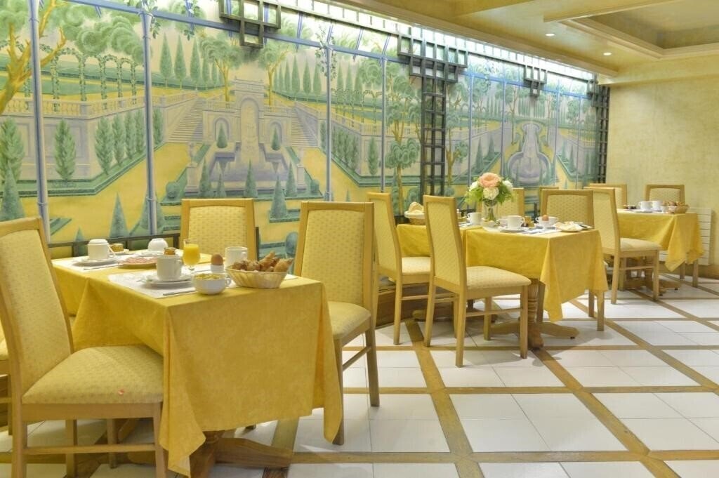 Изображение Hotel Renoir Paris Montparnasse 3*