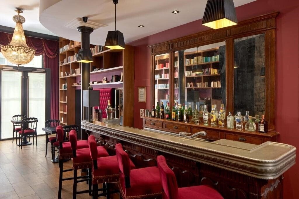 Картинка Les Theatres 4*