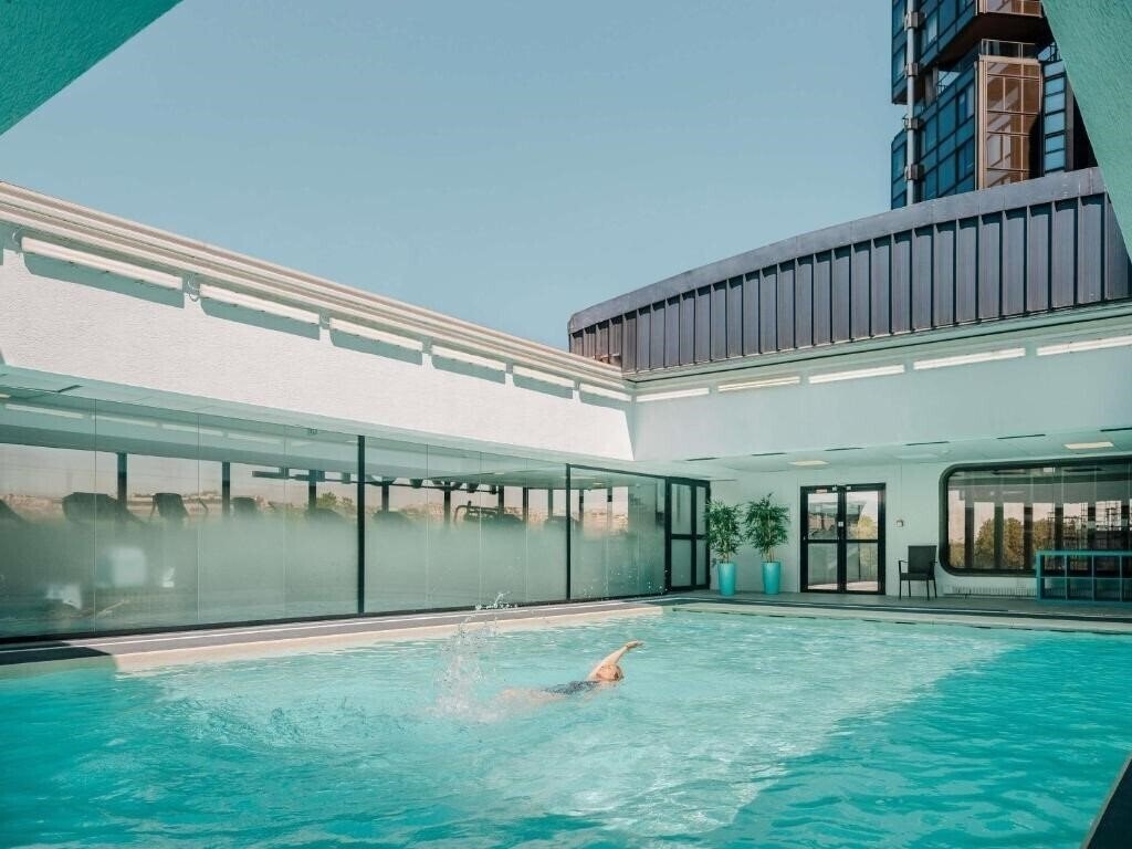Отель Novotel Paris Tour Eiffel 4*