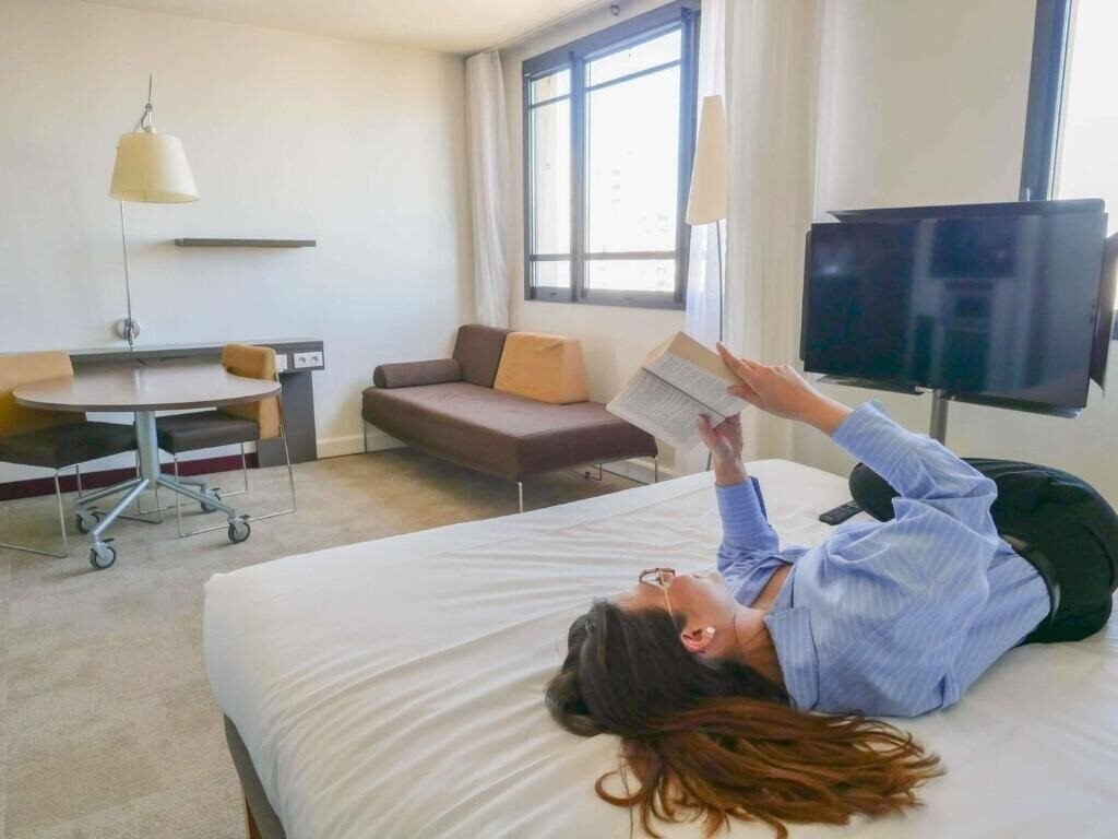Фотографія Suite Novotel Paris Porte De Montreuil 3*