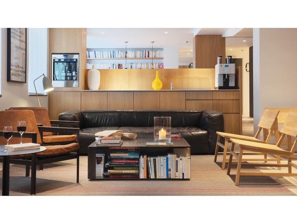 Готель Opera 3*