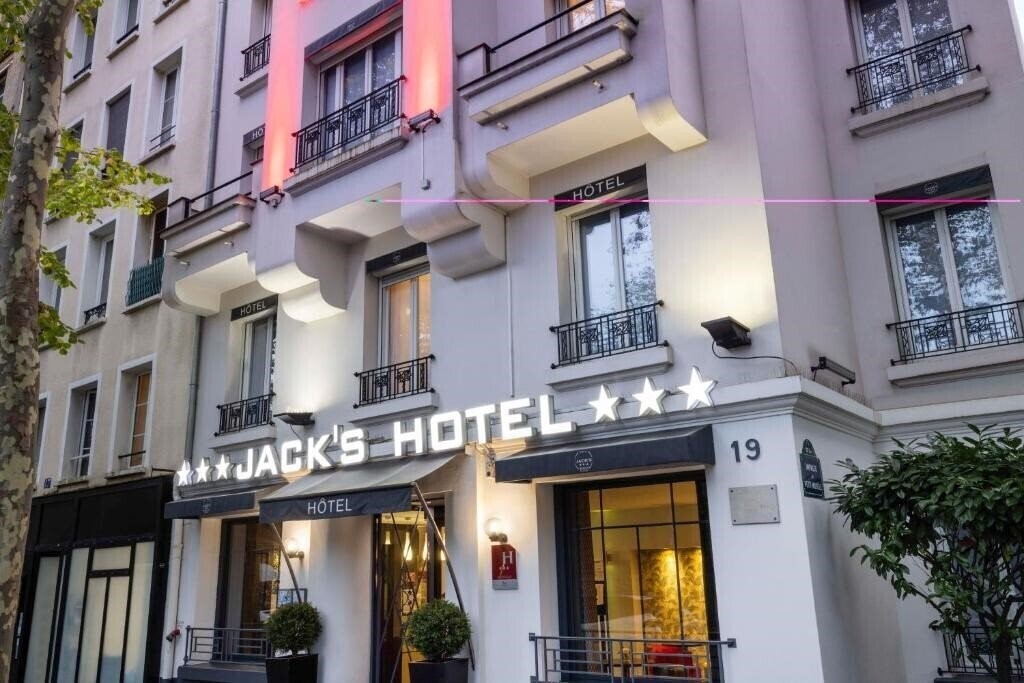 Отель Jack'S Hotel 3*