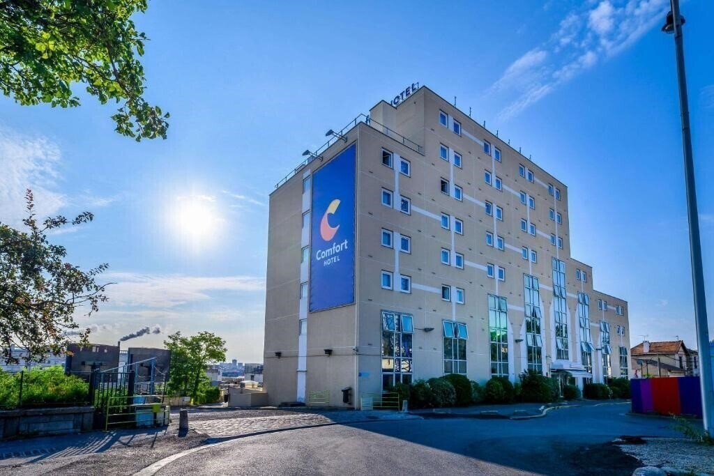 Отель Comfort Hotel Paris Porte d'Ivry 4*