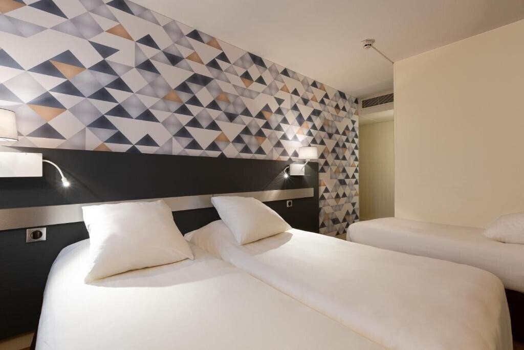 Фото Comfort Hotel Paris Porte d'Ivry 4*