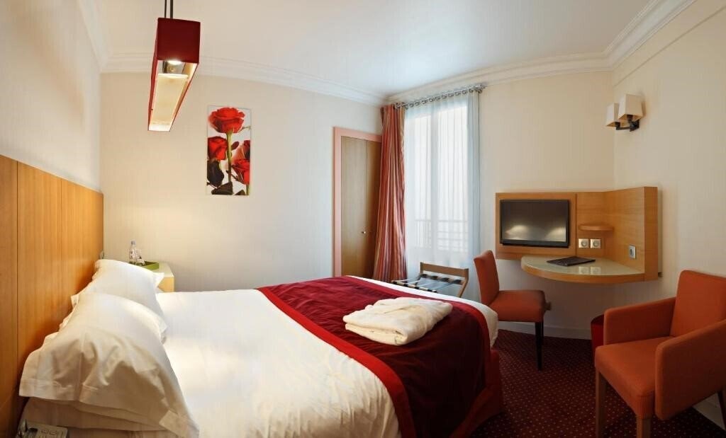 Фотография Westside Arc de Triomphe 4*