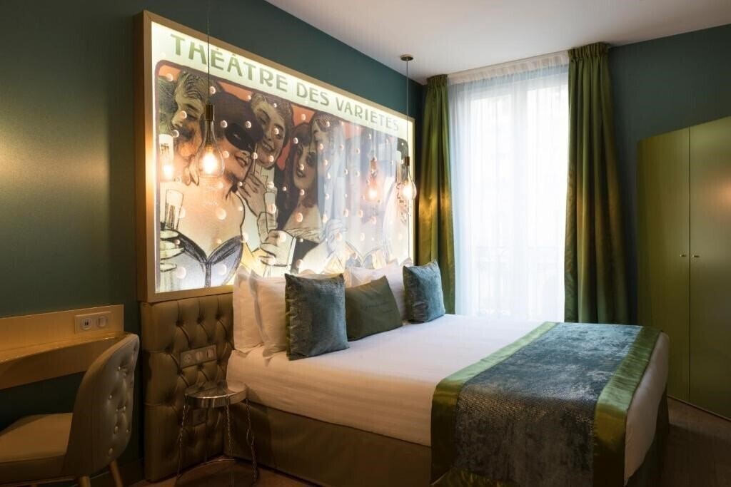 Отель Les Bulles De Paris 4*