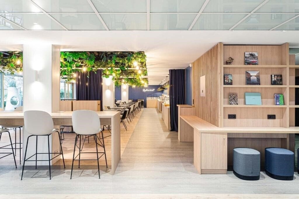 Фотография Holiday Inn Express Paris Canal De La Villette 3*