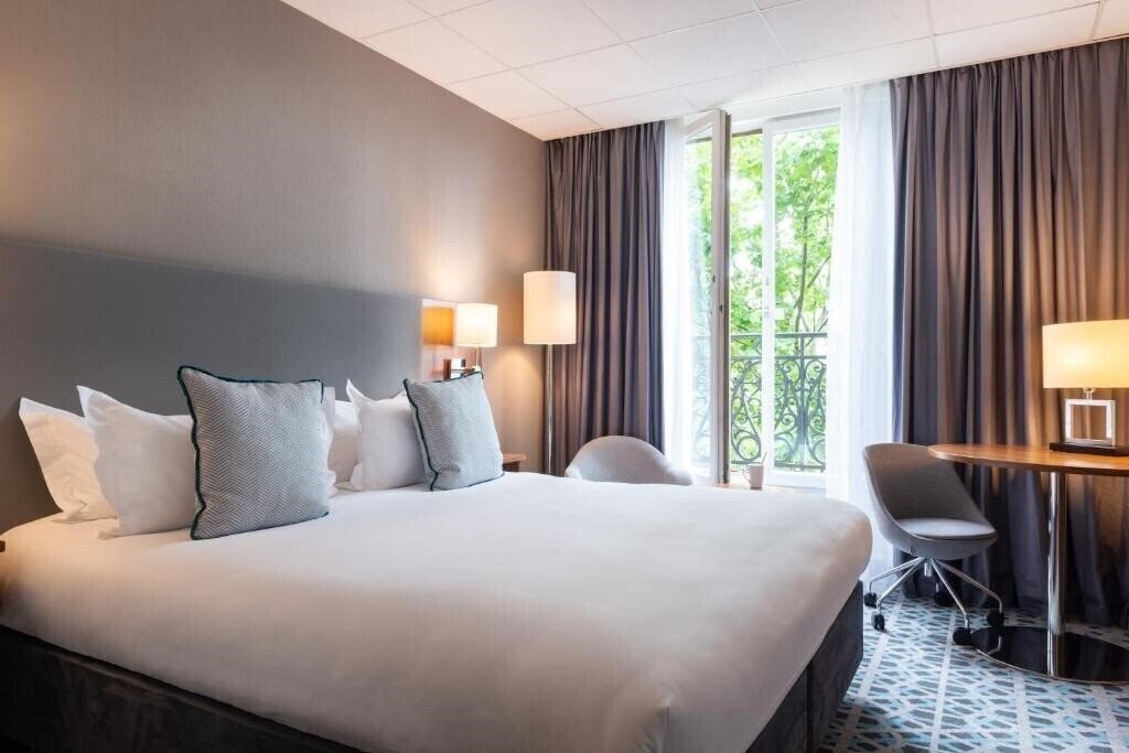 Фото Crowne Plaza Paris Republique 4*