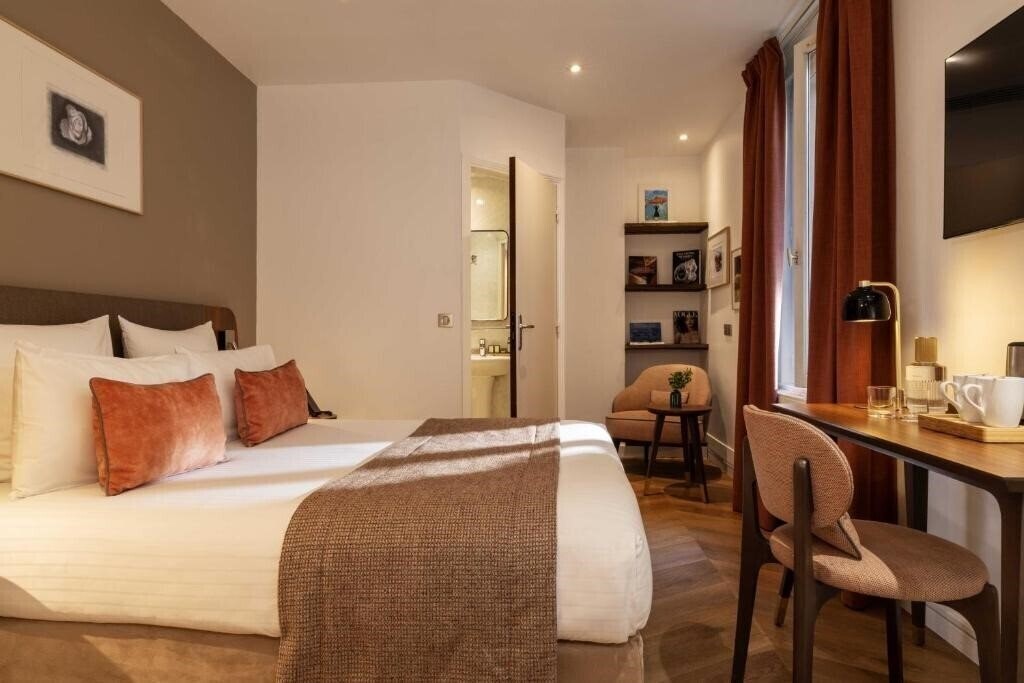Отель Europe Hotel Paris 1*