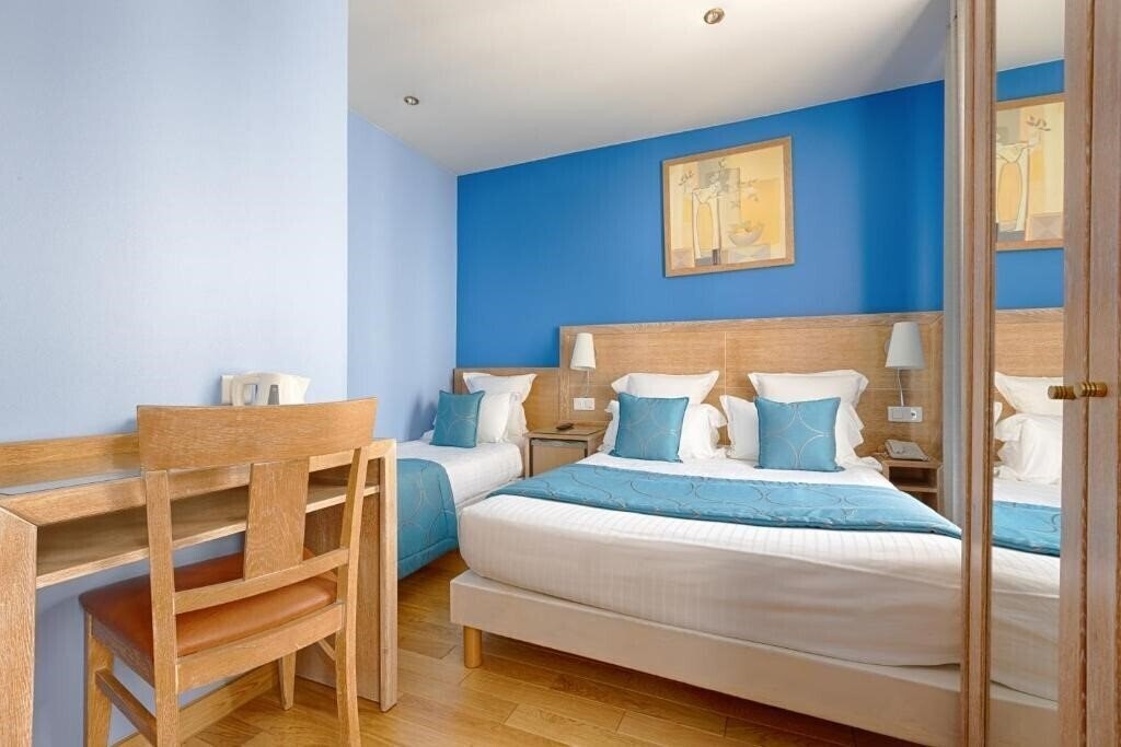 Готель Grand Dore 3*