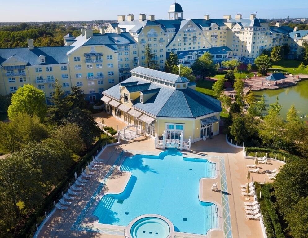 Отель Disney'S Newport Bay Club 4*