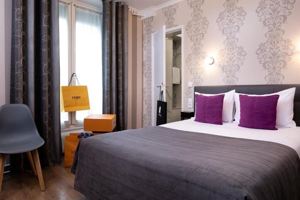 Отель De Geneve 3*