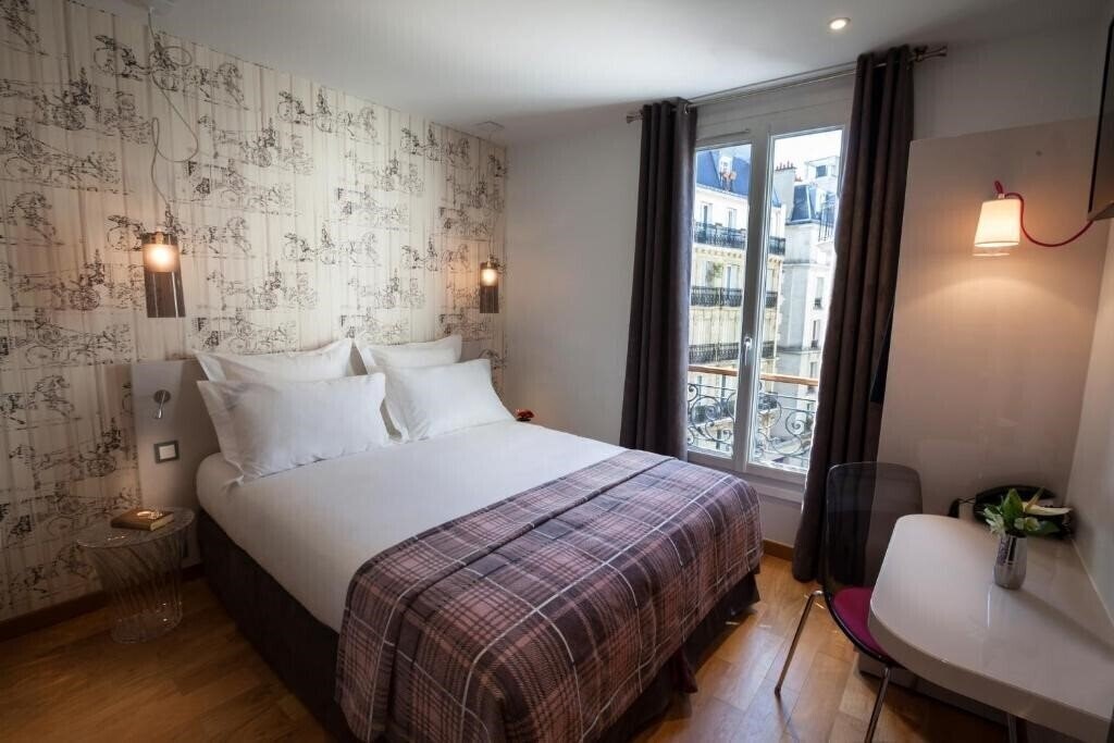 Отель Le Mireille Paris 3*