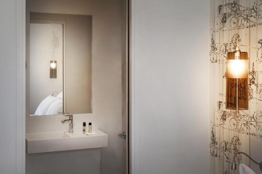 Фото Le Mireille Paris 3*