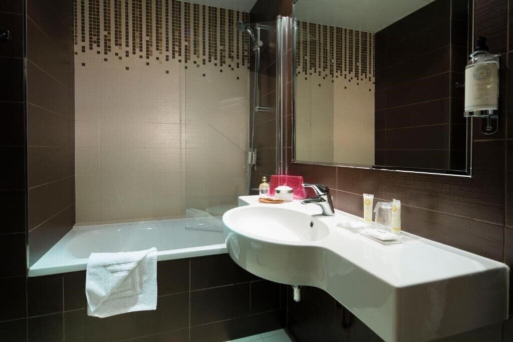 Фотография Best Western Anjou Lafayette Opera 3*