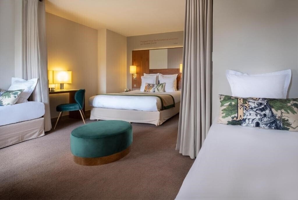 Фото Hotel Le Tourville by Inwood Hotels 4*