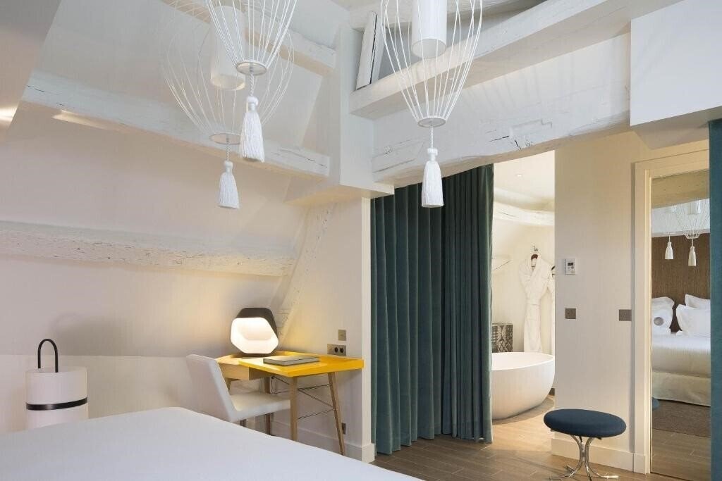 Картинка Dupond Smith 5*