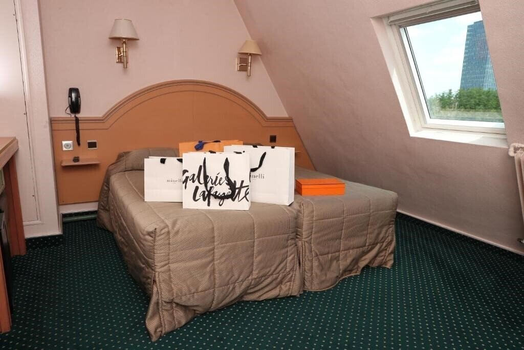 Отель Des Arenes 3*