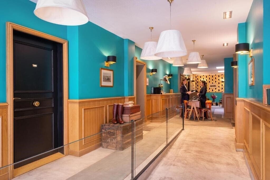 Готель Helzear Champs Elysees 4*