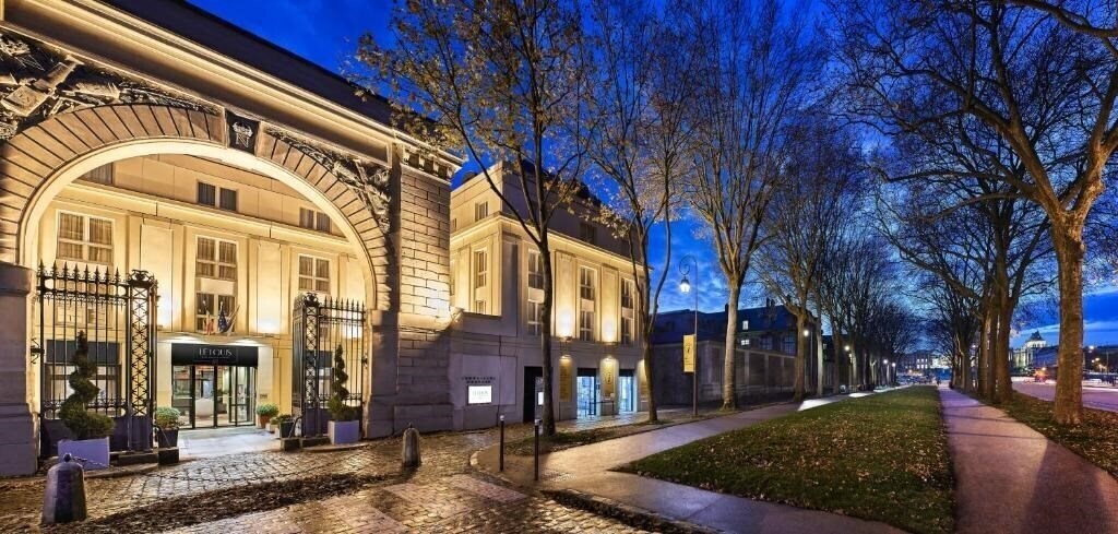 Отель Le Louis Versailles Chateau MGallery Collection 4*