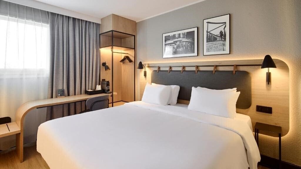 Готель Campanile Paris Ouest Nanterre 2*