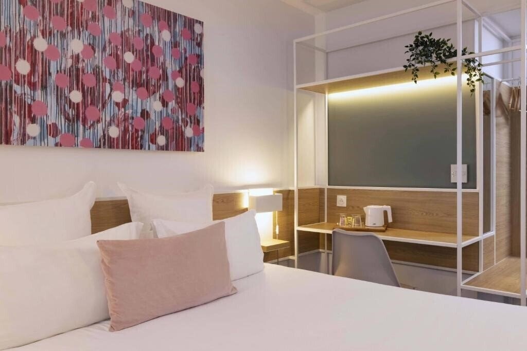 Картинка Hotel Paris Louis Blanc 3*