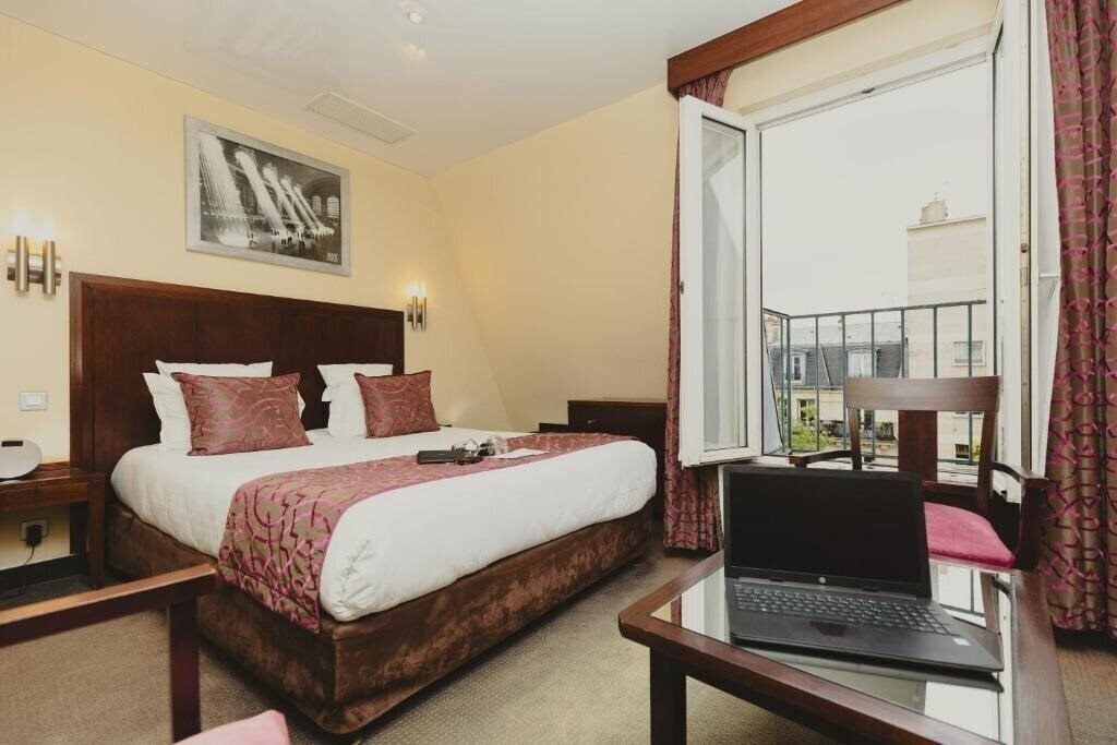 Готель Grand Hotel Francais 3*