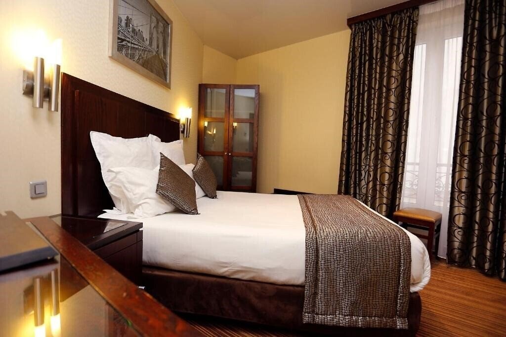 Картинка Grand Hotel Francais 3*