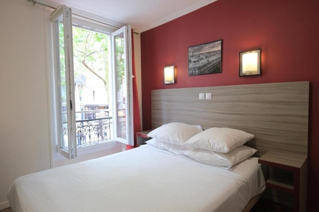 Отель Hipotel Paris Gambetta Republique 2*