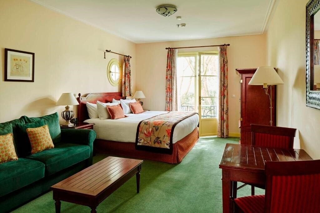 Фото Marriot's Village d'ille de France 4*