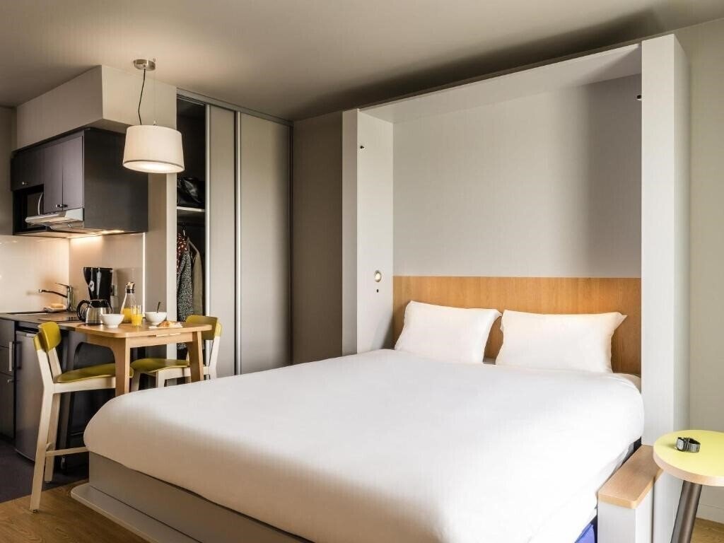 Отель Adagio Access Colombes La Defense 3*
