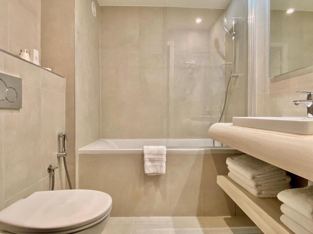Фото Central Saint Germain 3*