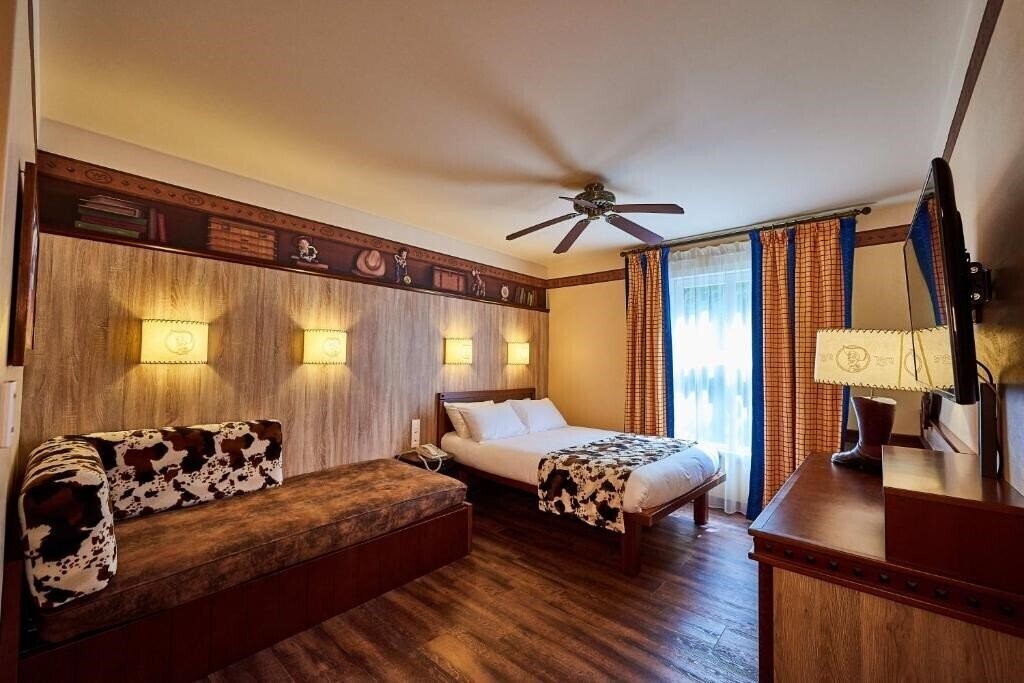 Фото Disney'S Hotel Cheyenne 2*