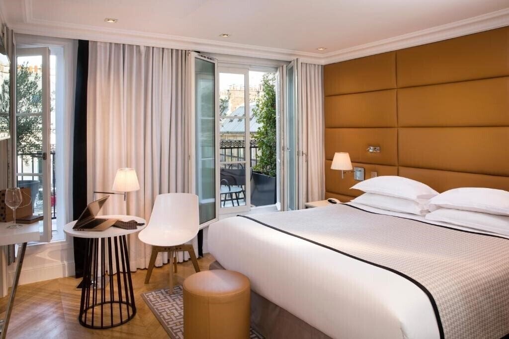 Зображення R De Paris 4*
