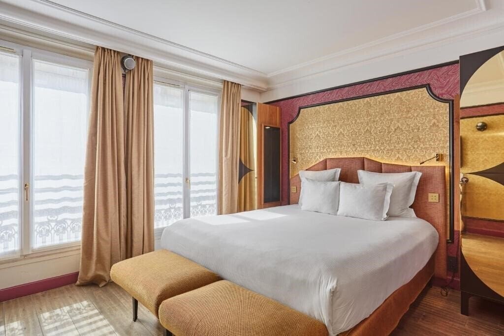 Отель Idol Hotel 4*