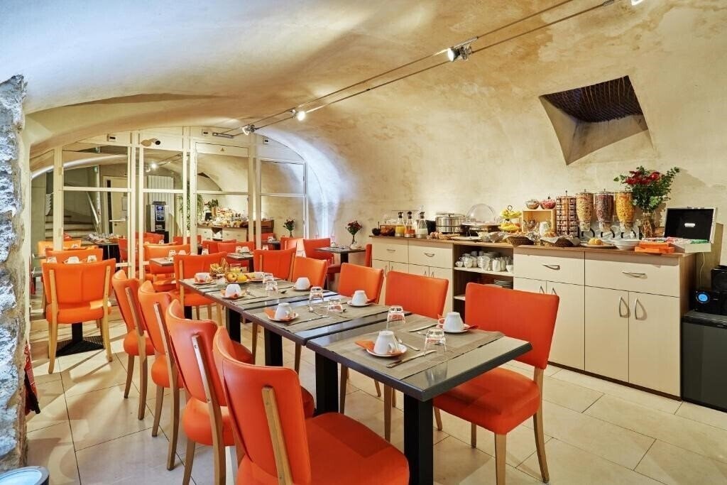 Фотографія Le Relais Saint Charles 3*