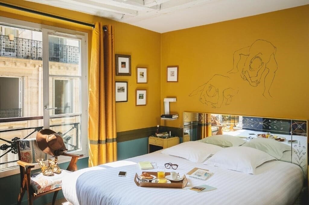 Отель Hotel Crayon 3*