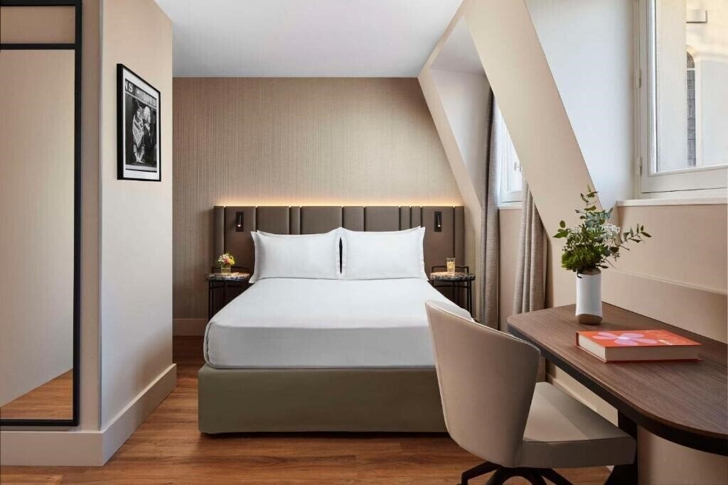 Фото NH Paris Gare de l'Est (ex. Holiday Inn Gare de l'Est) 4*