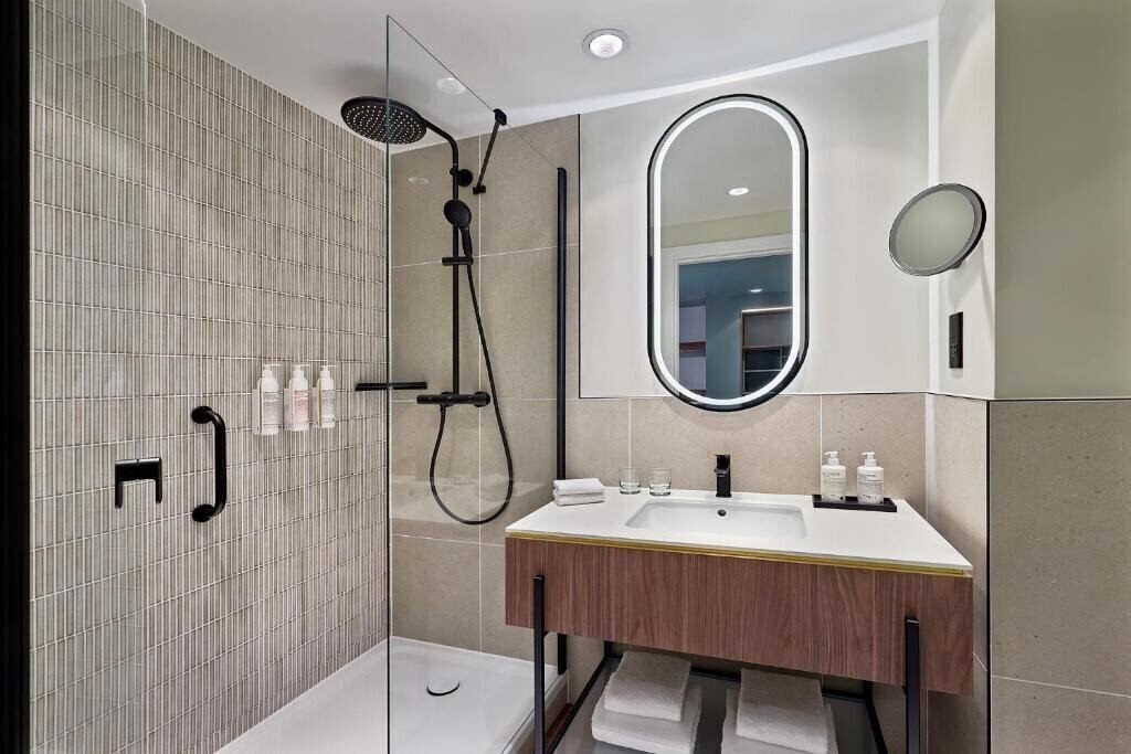 Картинка Le Méridien Paris Arc De Triomphe 4*