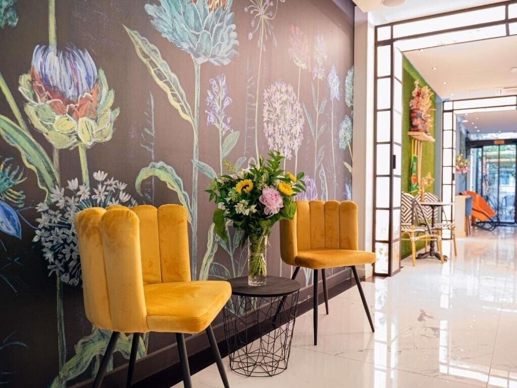 Готель Ibis Styles Paris Batignolles 3*