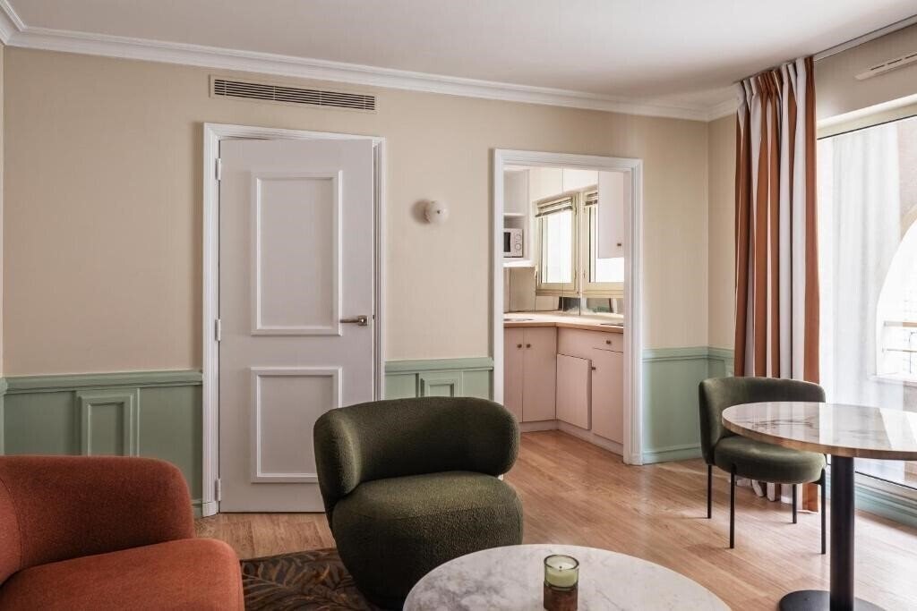 Фотографія Royal Garden Champs Elysees 4*