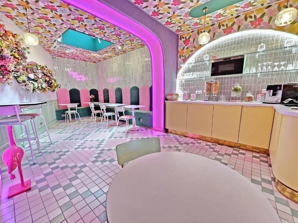 Картинка Pink Hotel 2*