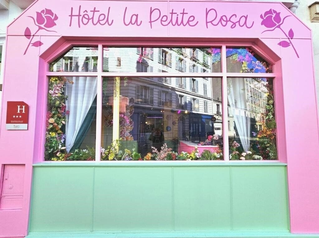 Отель Pink Hotel 2*