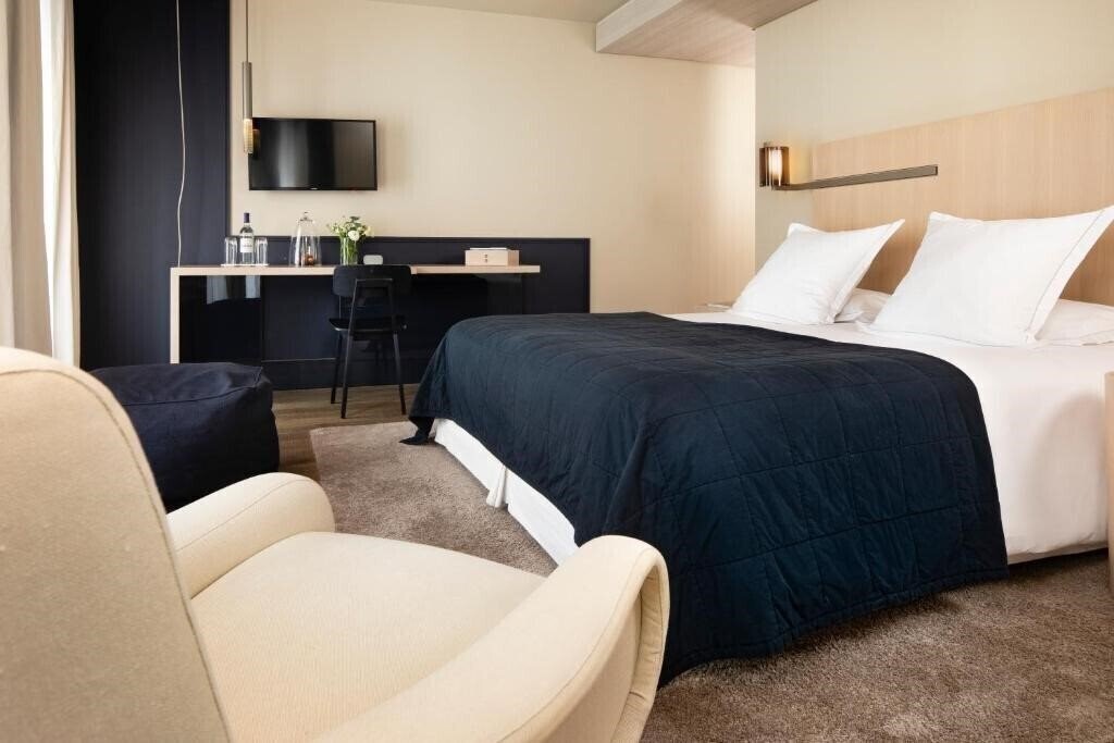 Отель Hotel De Nell 5*