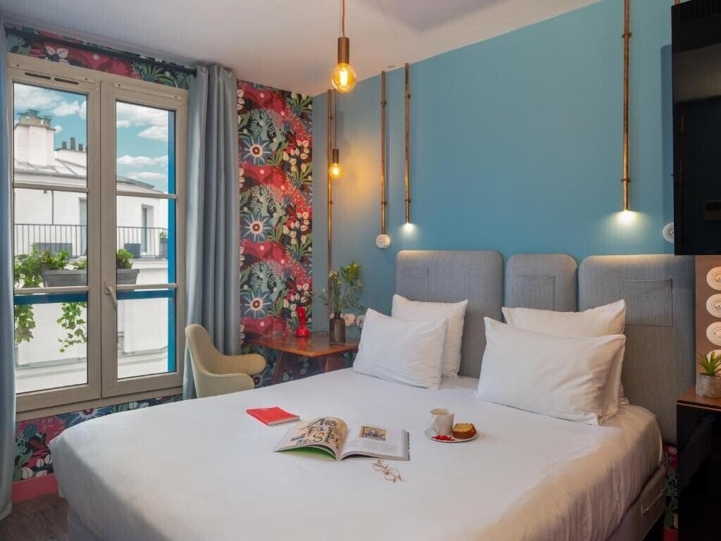 Готель Exquis Hotel 3*