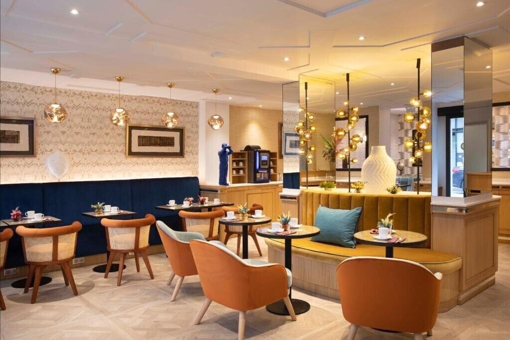 Отель Hotel Phileas Lazare & SPA 4*