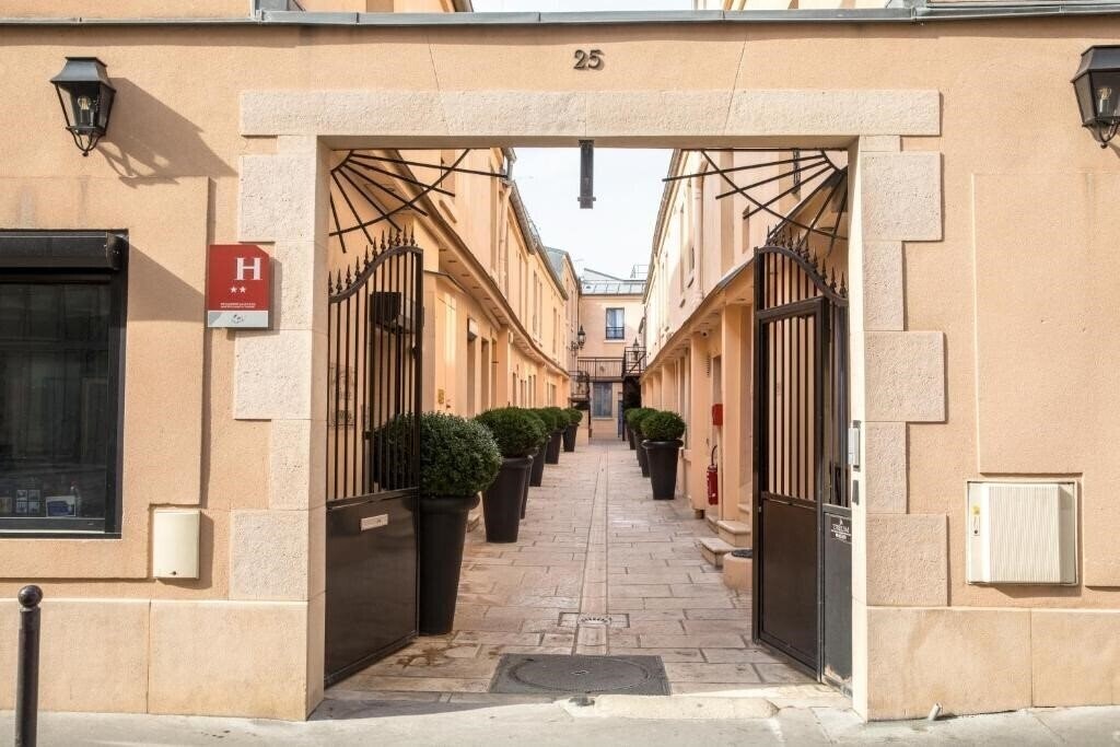 Фото De L'Horloge 2*