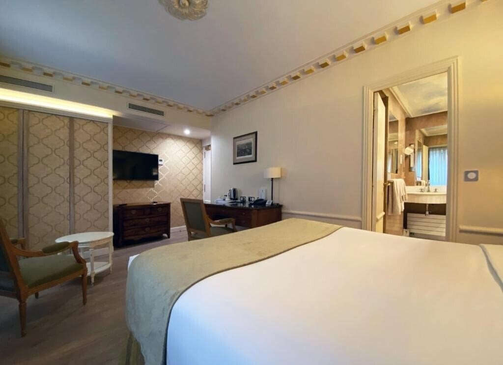 Фото Gavarni 3*